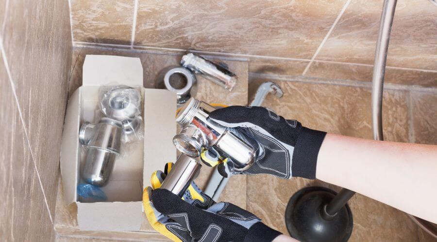 Expert Emergency Roof Repairs services in Hamshire, TX